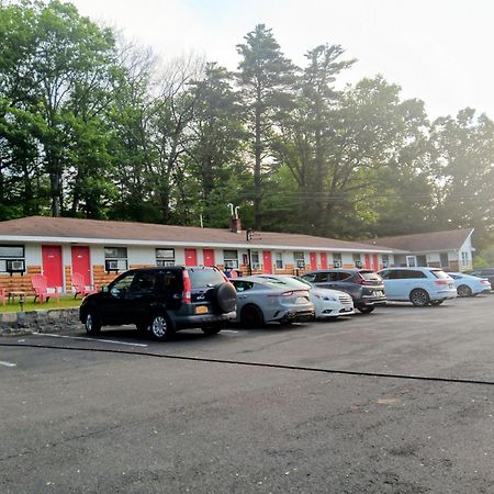 Robin Hood Motel Saratoga Springs Esterno foto